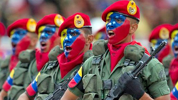 jóvenes en armas