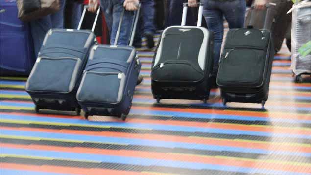 Escapar de la realidad venezolana es la única opción para muchos