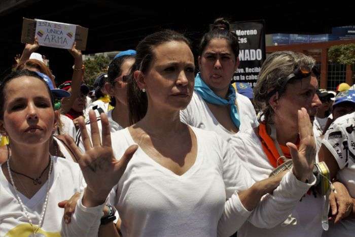 Machado dice que sería "dañino" para Venezuela y la UE enviar misión electoral