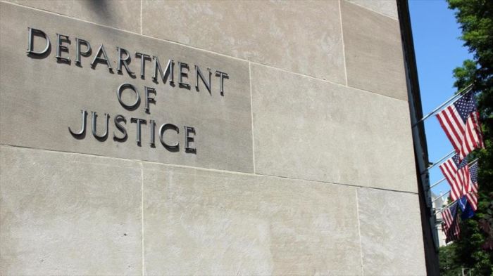 Acusan a dos exfiscales venezolanos en EEUU por lavado de dinero