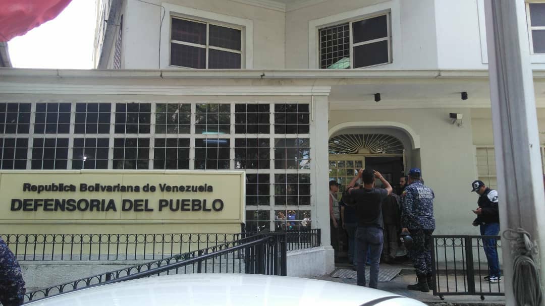 Forzar a la Defensoría a cumplir sus deberes