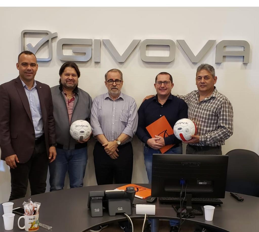 Givova marca vinotinto