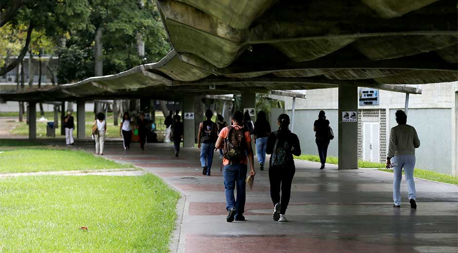 Estudiantes universitarios-UCV