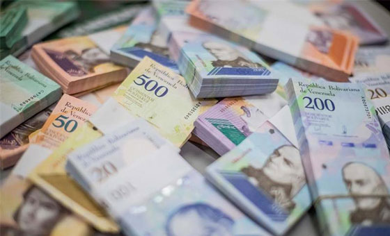 El bolívar pierde 24,51 % de su valor frente al dólar en una semana