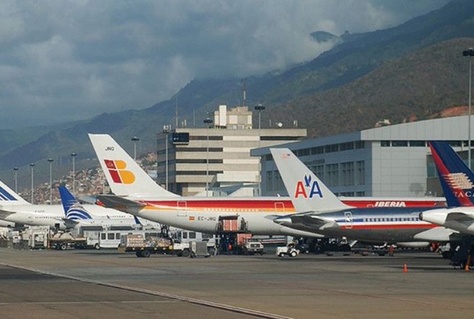 Extienden hasta el 12 de agosto restricción de operaciones aéreas en el país