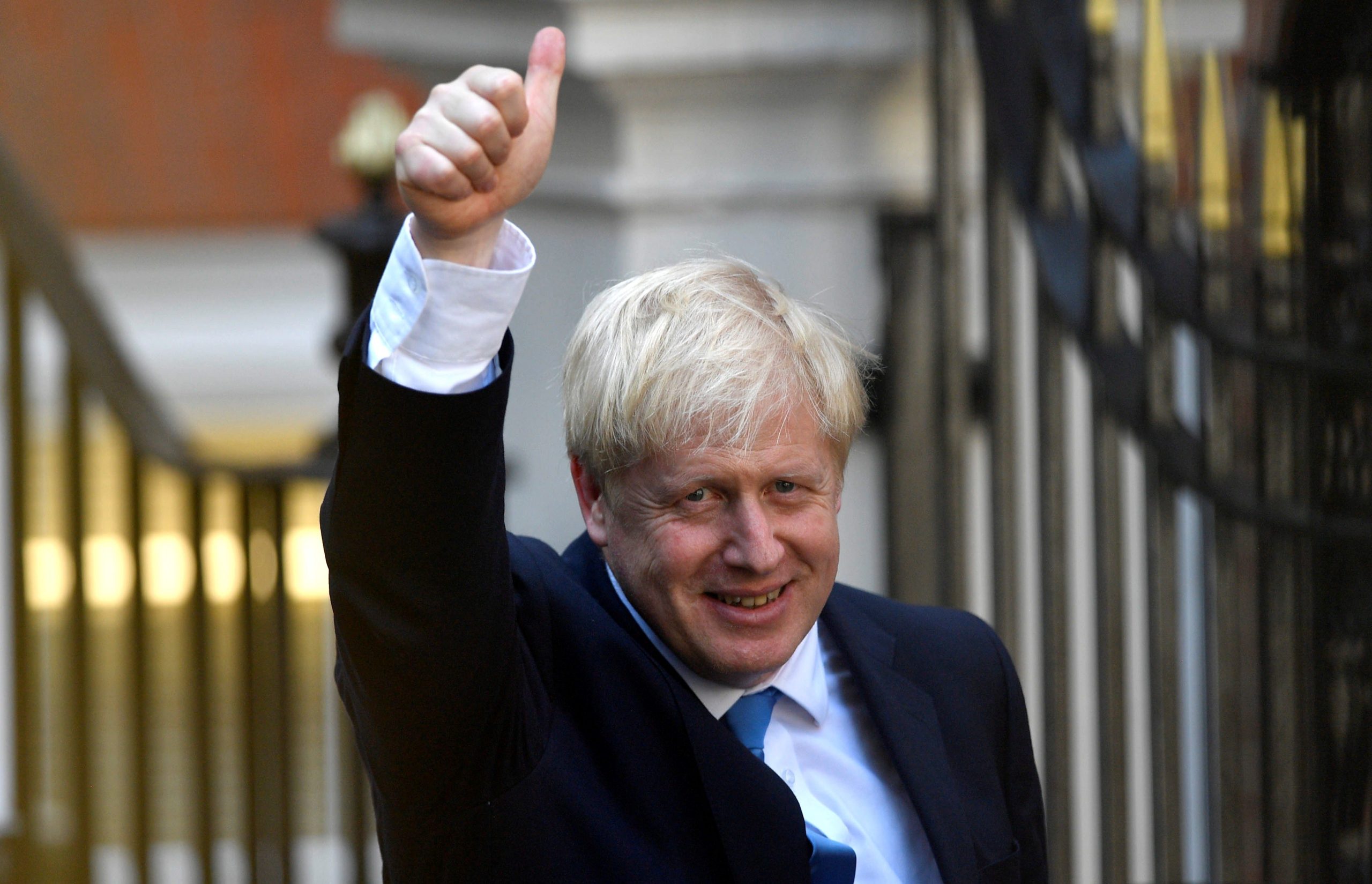 Boris Johnson está "estable" y con "buen ánimo" en cuidados intensivos