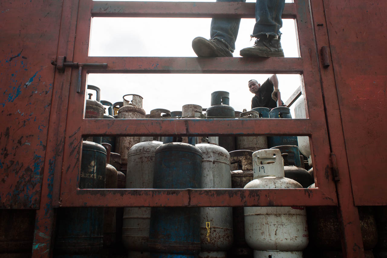 Residentes denuncian que Gasmaca no acepta bombonas deterioradas en urbanismos de Maturín