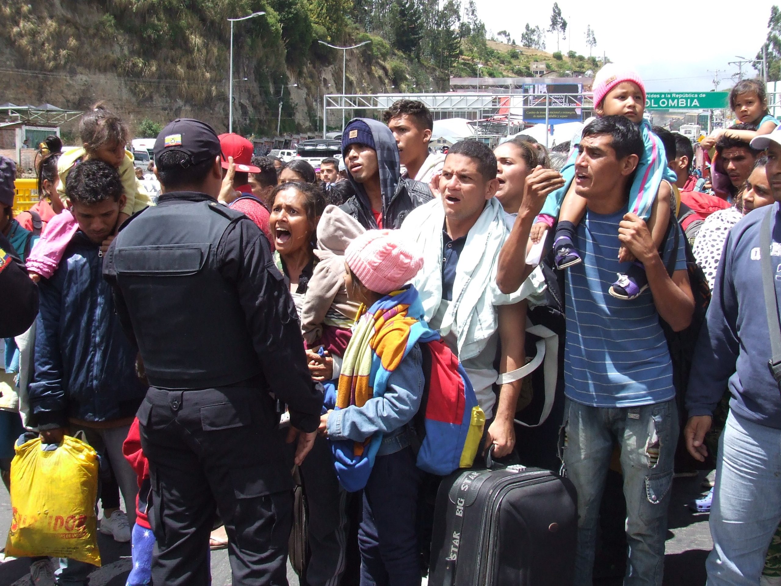 Colombia pidió a Perú y Ecuador un corredor humanitario para venezolanos