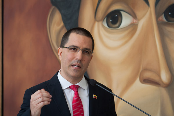 Venezuela expulsa al cuerpo diplomático de El Salvador