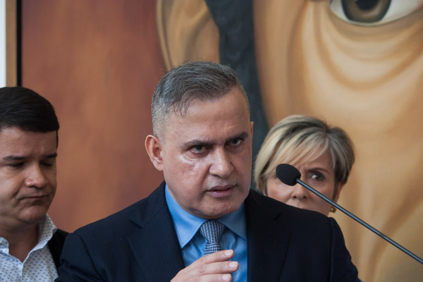 "Yo no sé qué es lo que pasa con las Faes", se queja Tarek William Saab