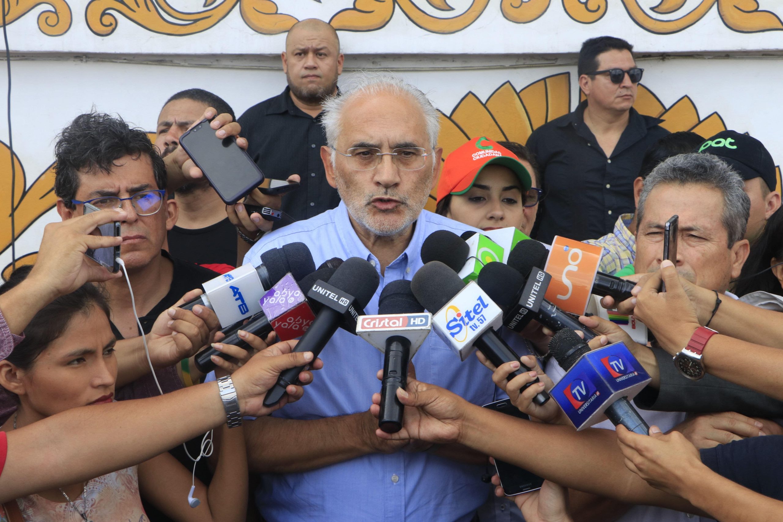 El opositor Carlos Mesa pidió al Gobierno boliviano que desconozca las elecciones presidenciales