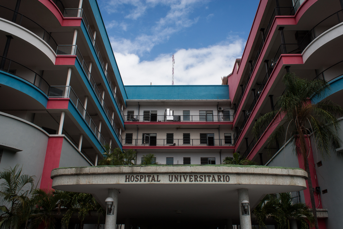 Falta de agua y luz en hospitales se ha agravado en últimas tres semanas
