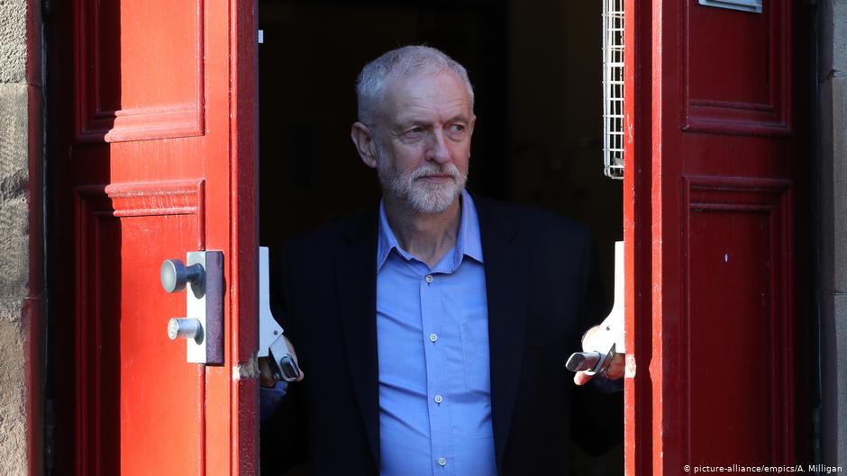El jefe del Partido Laborista, Jeremy Corbyn, aceptó adelantar elecciones en Reino Unido