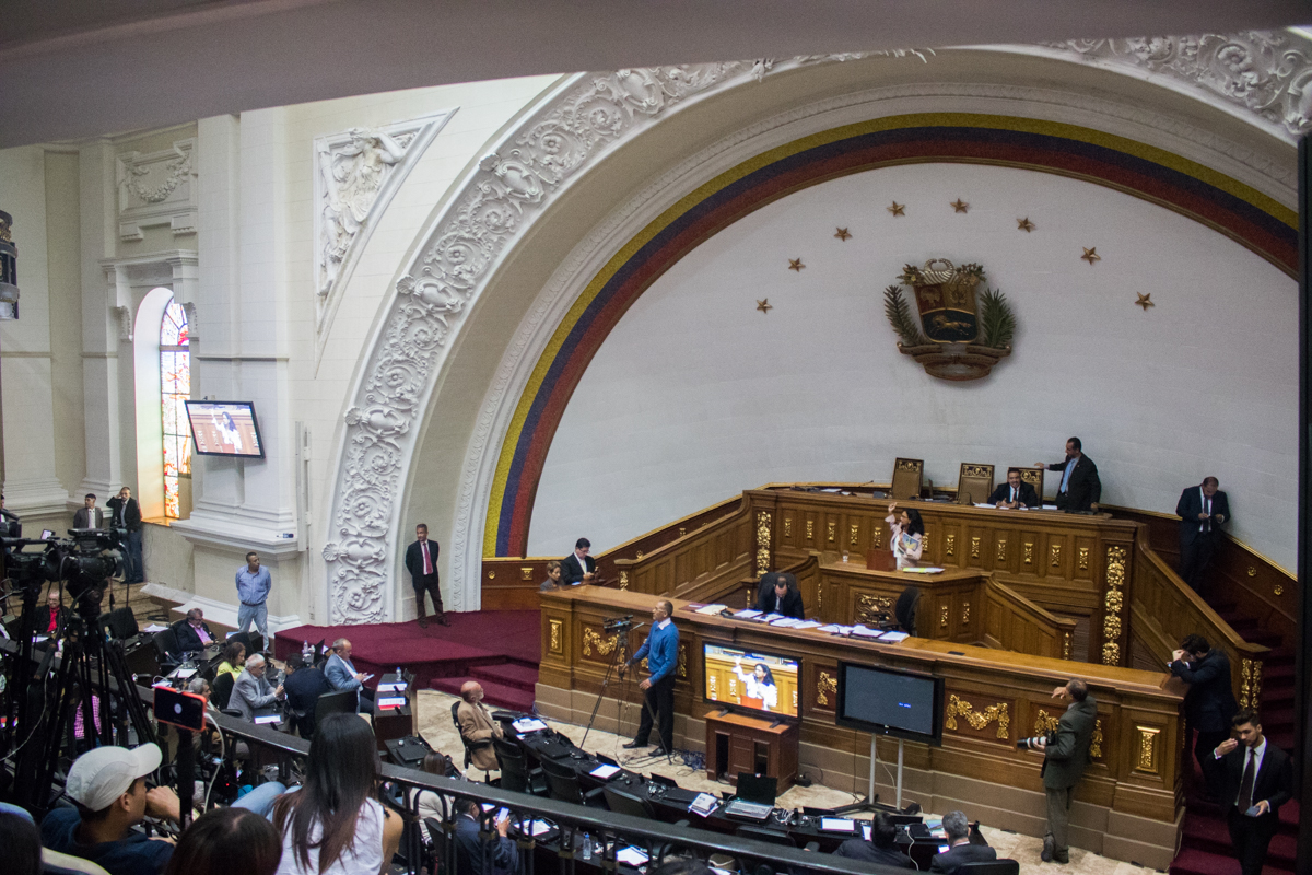 Los diputados en el exilio podrán votar