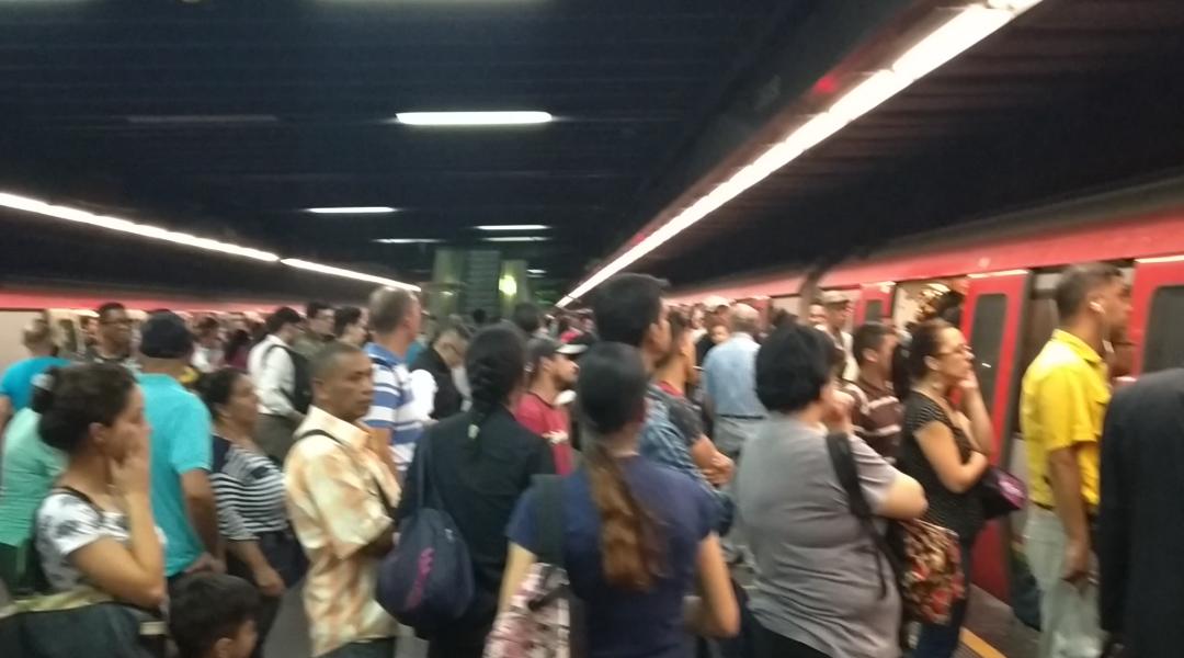 Dos trenes del Metro de Caracas quedaron sin tracción