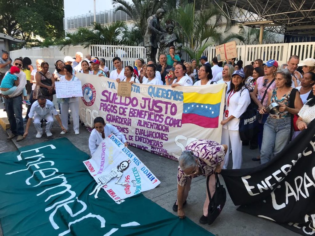 enfermeras protestan frente al JM
