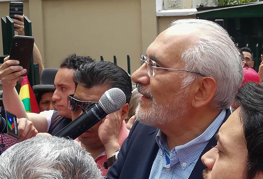 Carlos Mesa dijo que Evo Morales no puede ser candidato