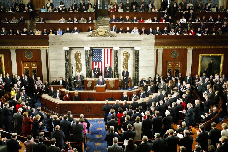 Congreso pide a Pence que active la destitución de Trump pese a su negativa