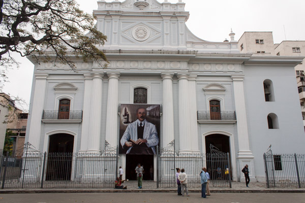 Hacer tarea, ordenar y cantar: así viven la cuarentena los vecinos de La Candelaria