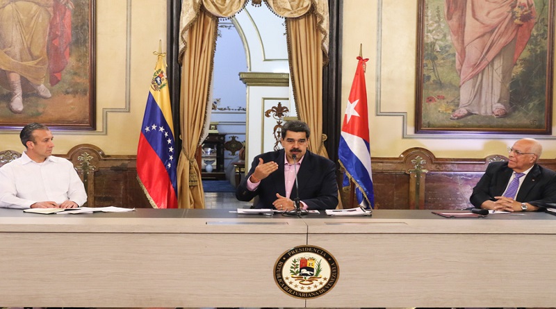 Nicolás Maduro pidió abrir puertas de ministerios a embajador de Cuba