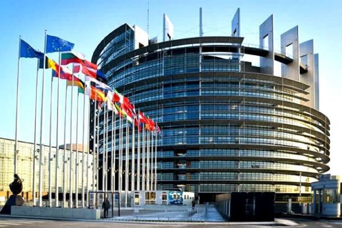 Eurocámara discutirá presencia de Delcy Rodríguez en España