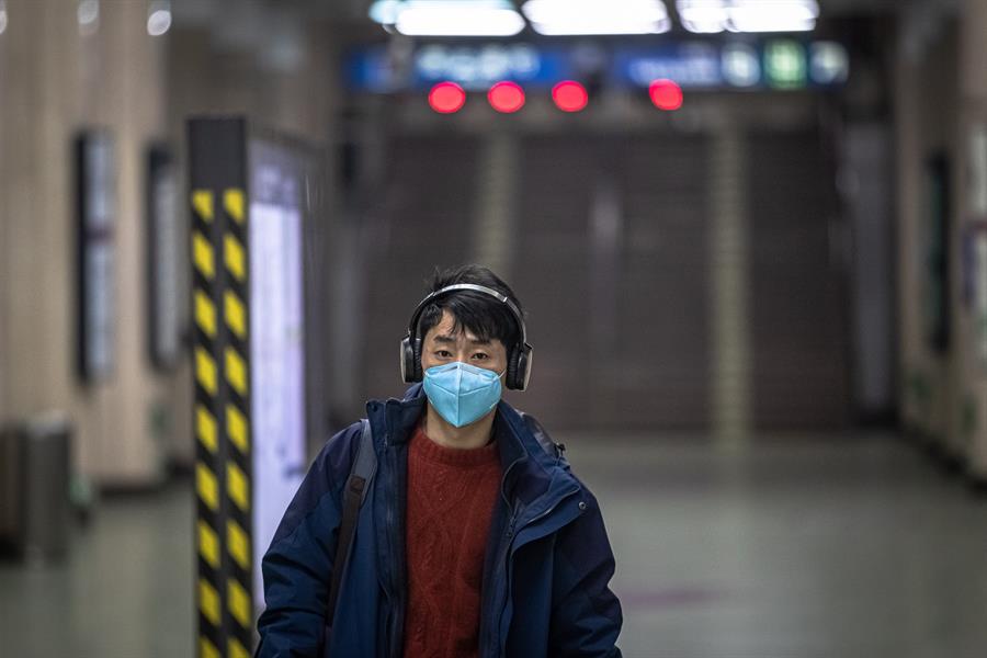 A 908 muertos ascendieron los casos por el coronavirus en China