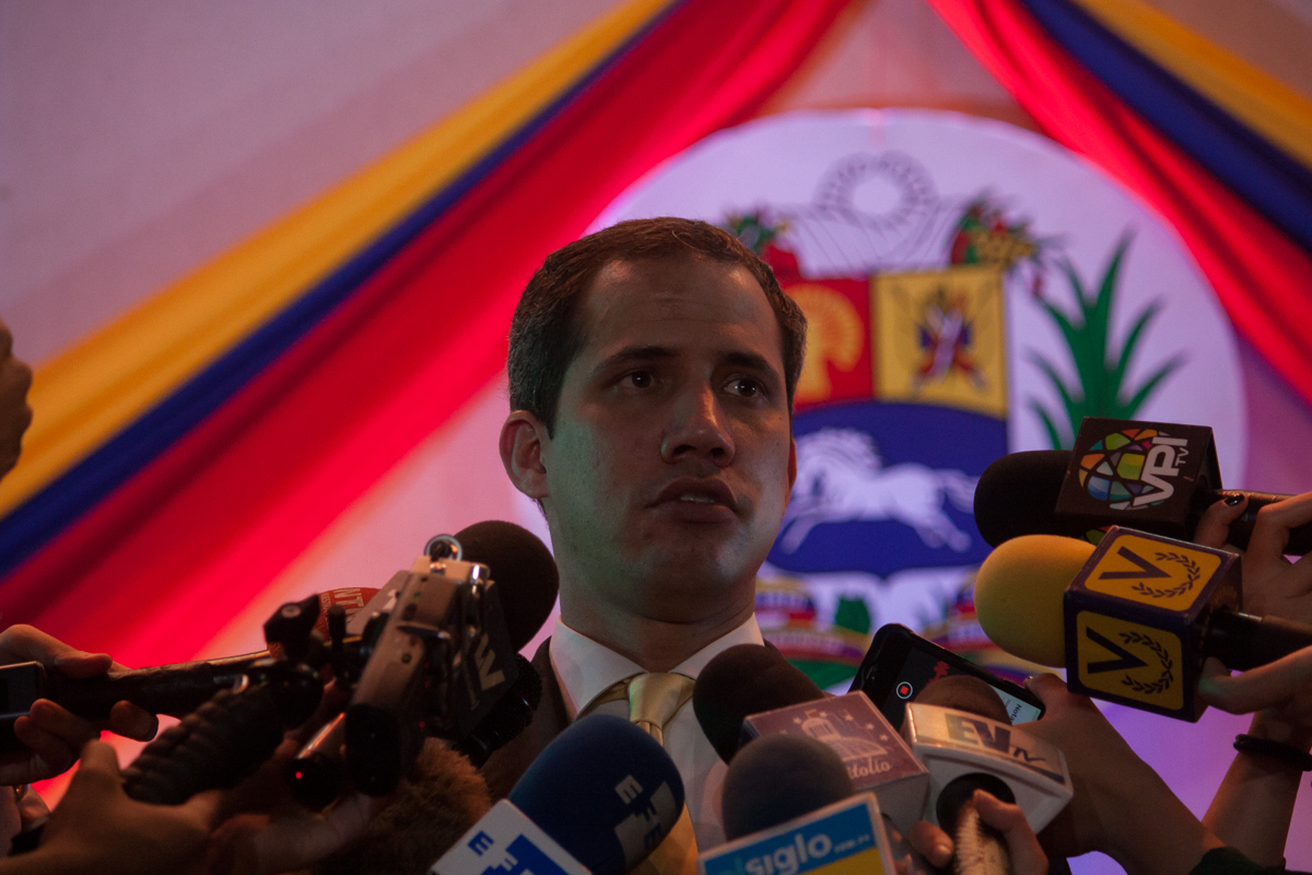 Guaidó a Maduro: No hay solución a la crisis mientras estén usurpando el poder