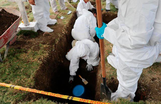 Colombia identifica primer cuerpo en posible fosa de ejecutados extrajudiciales