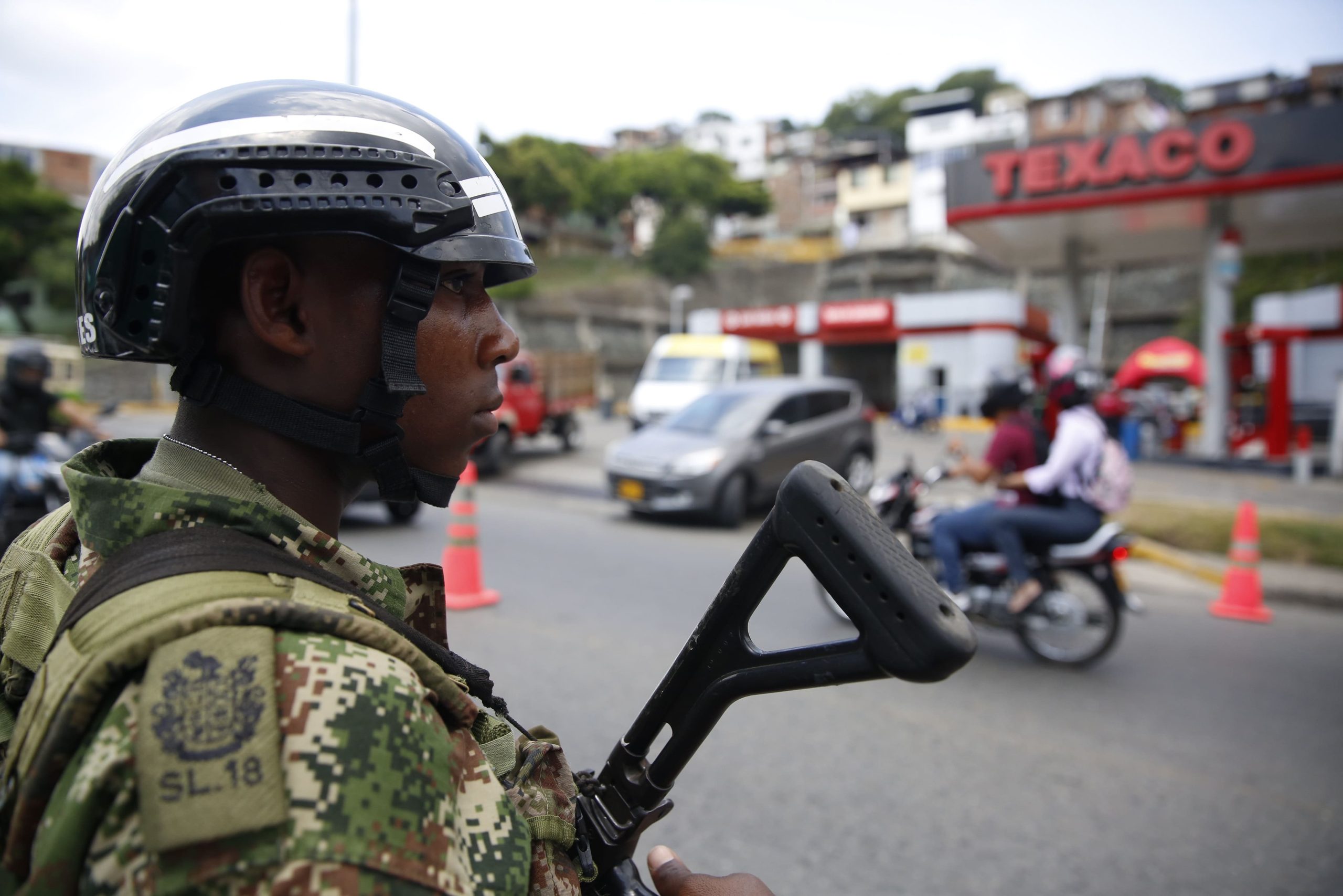 Enfrentamiento entre el ELN y Los Rastrojos dejó dos heridos