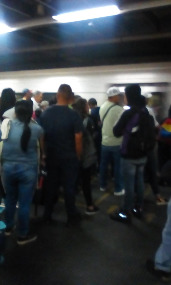 Desalojan un tren en la estación Ruiz Pineda del Metro de Caracas