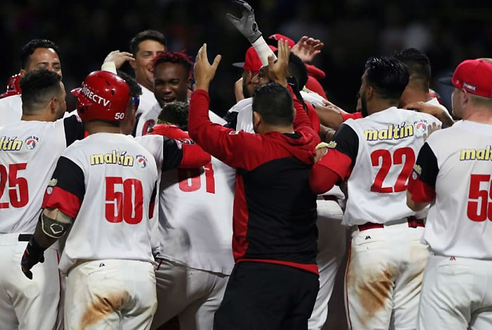 Venezuela vence 3-2 a Puerto Rico en la Serie del Caribe 2020
