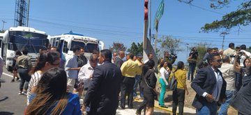 La caravana de diputados a la AN fue retenida en Maiquetía