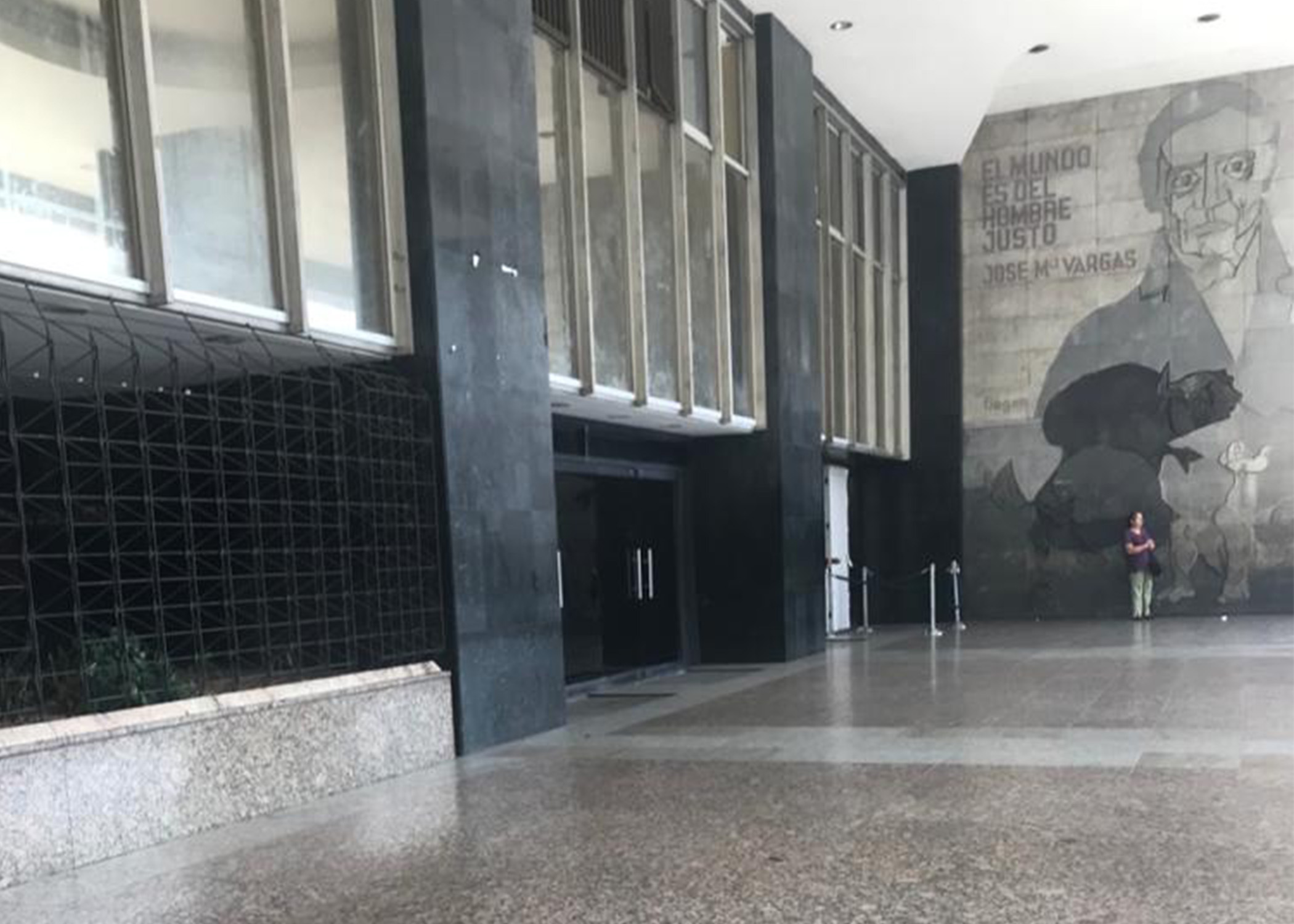 Desalojan a trabajadores del Parlamento este 5 de febrero