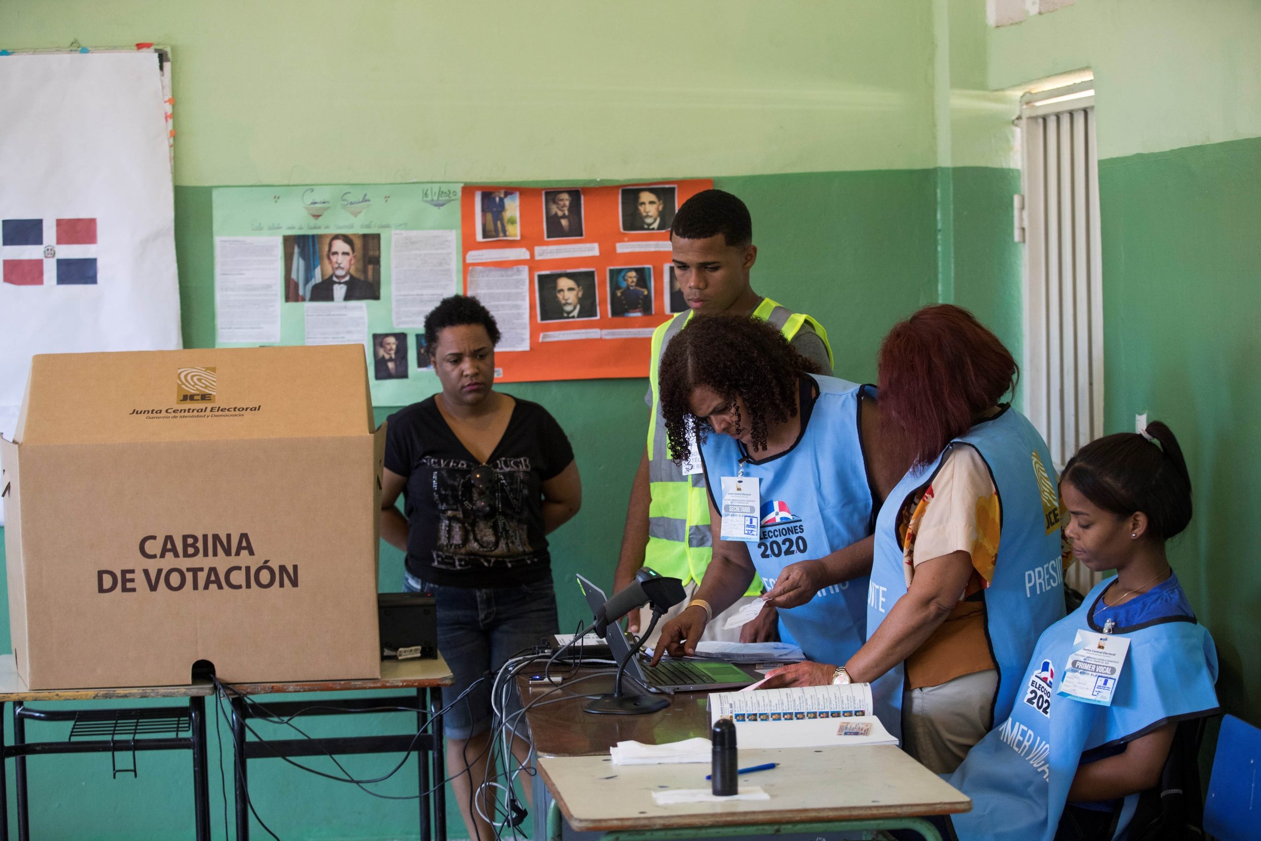Elecciones municipales en República Dominicana suspendidas por fallo técnico