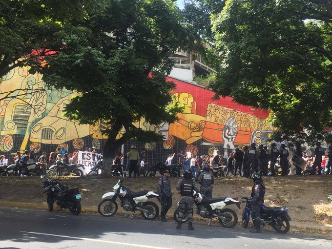 Los estudiantes protestan por la autonomía universitaria