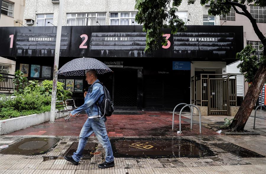 Bolsonaro prohíbe venta de cloroquina fuera de Brasil que emplean como tratamiento al COVID-19