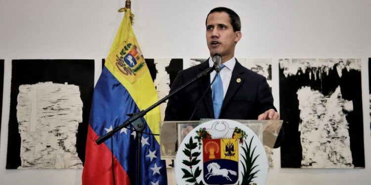 Guaidó anuncia redefinición de"las convocatorias de calle por el coronavirus cuentas bancarias