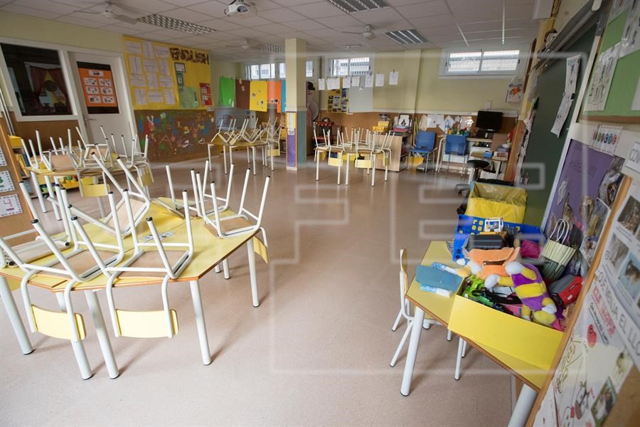 reabrir las escuelas y negocios