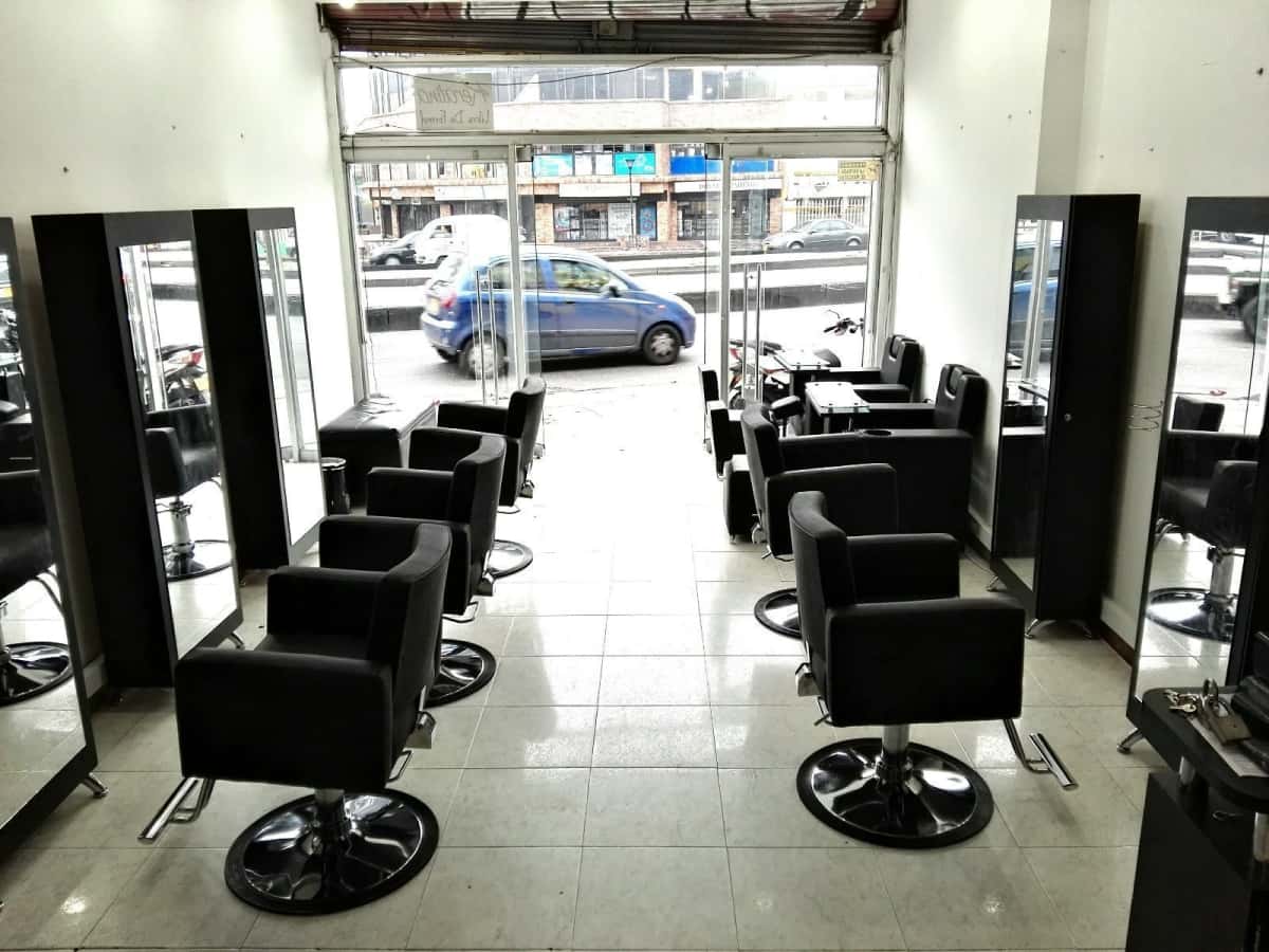 La cuarentena deja sin clientas a las peluqueras