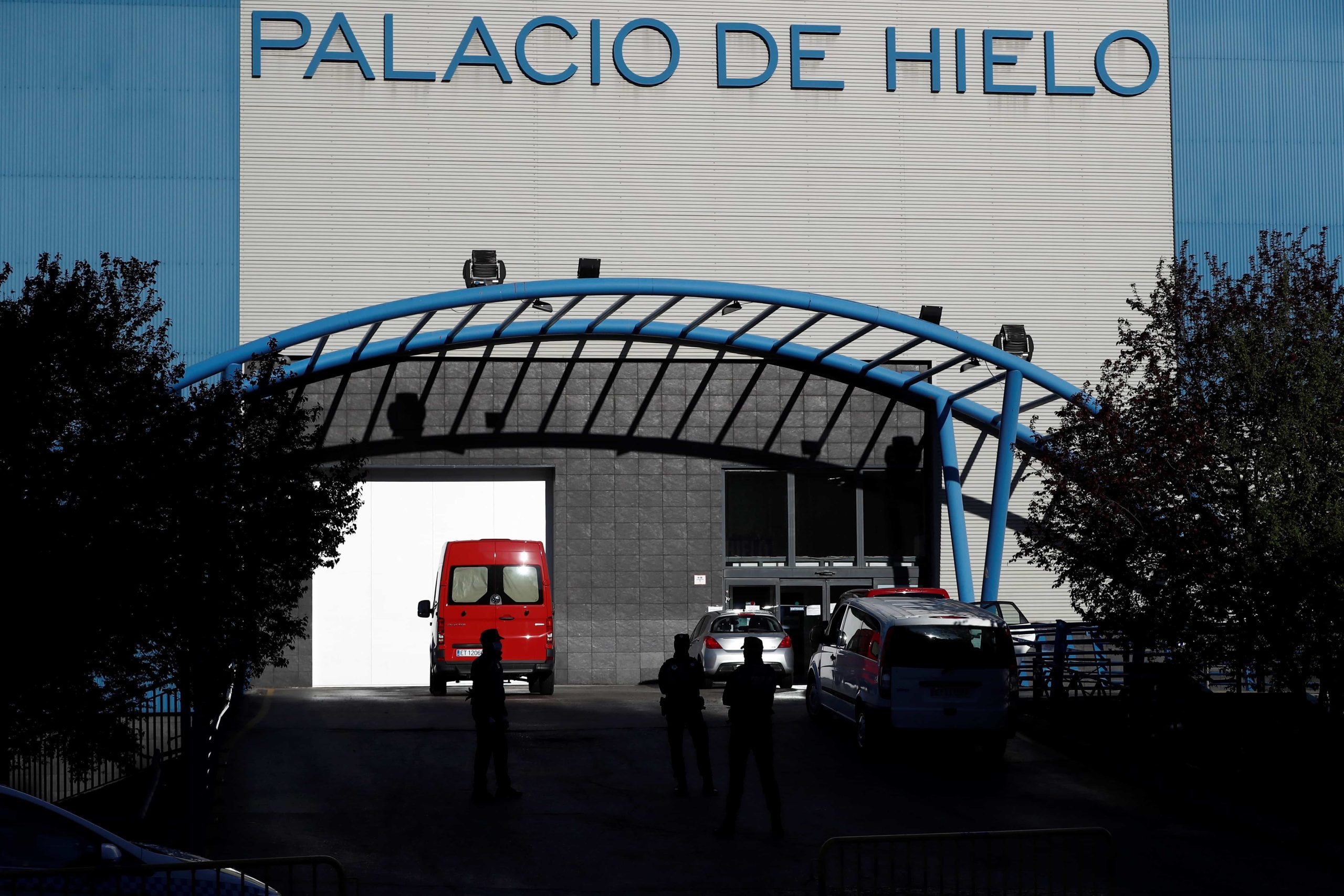 Madrid usará pista de hielo como morgue para fallecidos por coronavirus