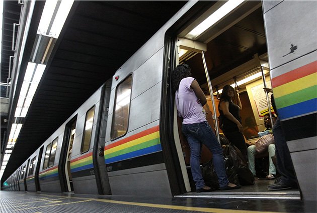 Por falla eléctrica Plaza Venezuela no hace transferencia a la Línea 3 del Metro de Caracas nuevas medidas económicas