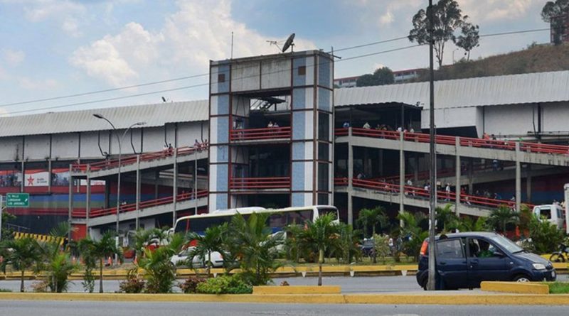 Viajeros varados en regiones piden al gobierno habilitar transporte para regresar a sus hogares