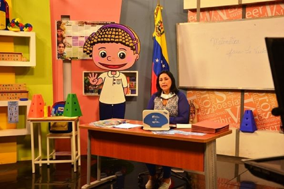 Improvisación en el programa Cada Familia una Escuela es inaceptable, dice la Ucab
