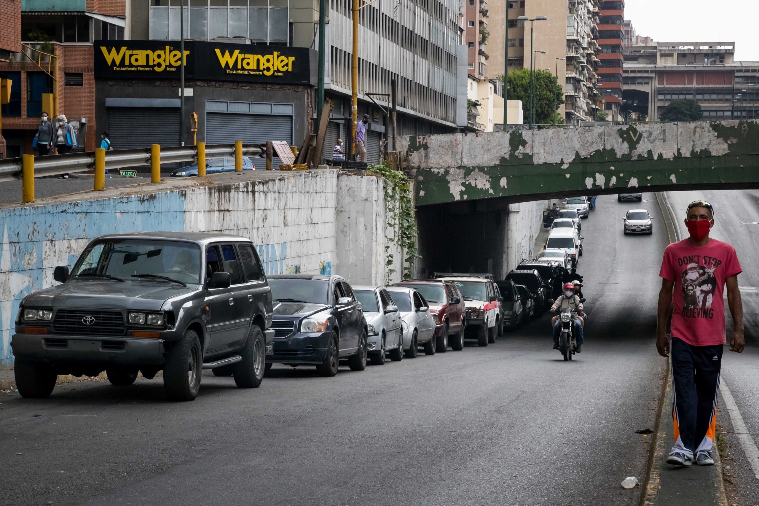 Así están las estaciones de servicio en Caracas (Fotos) taxistas