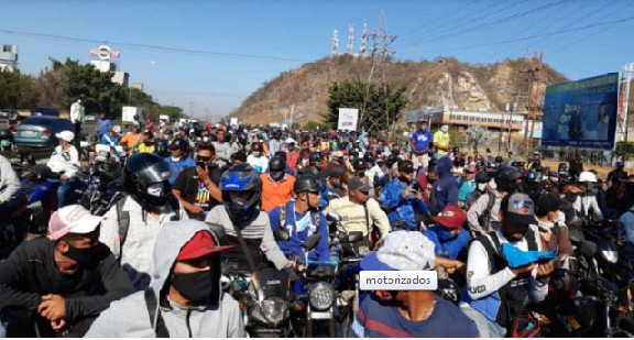 Motorizados protestaron por falta de gasolina en Valencia y no valió cuarentena