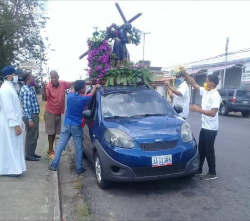 Detienen a sacerdote en Maturín por sacar imagen del Nazareno y generar "aglomeraciones"