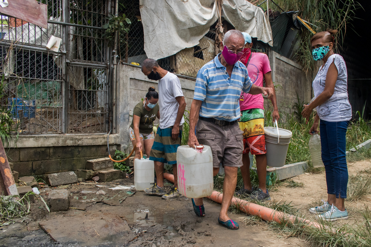 HRW: Crisis de agua agrava riesgo de propagación masiva de COVID-19 en Venezuela
