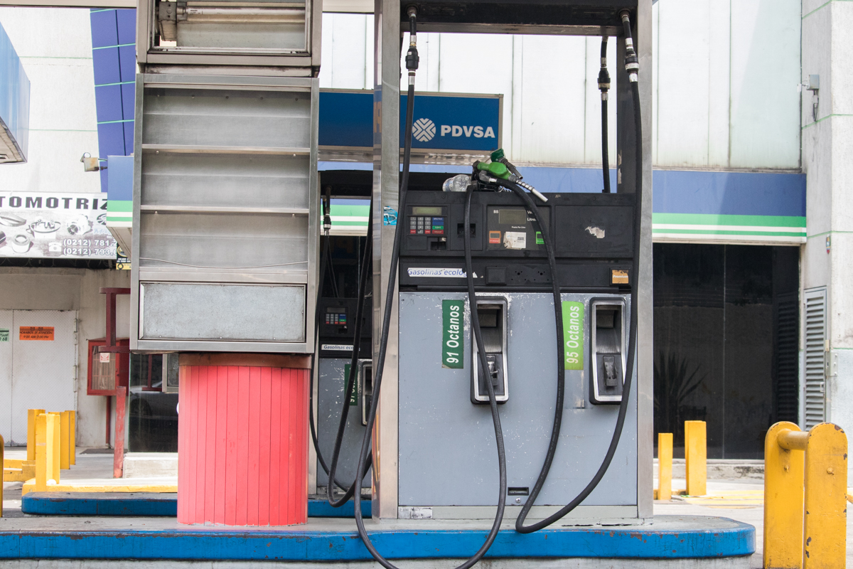 Detienen a 97 personas por "hechos de corrupción" en estaciones de gasolina