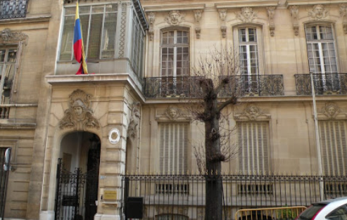 Francia convoca al embajador venezolano por el trato a sus diplomáticos