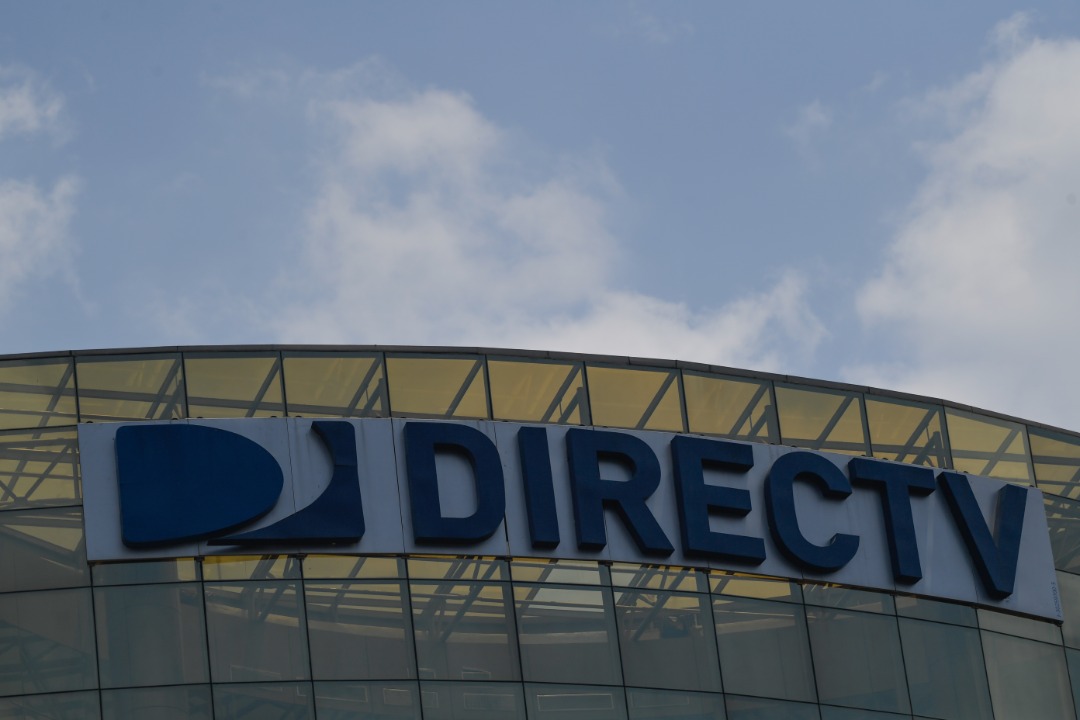 Excarcelan a exgerentes de Directv, pero les prohíben salir del país